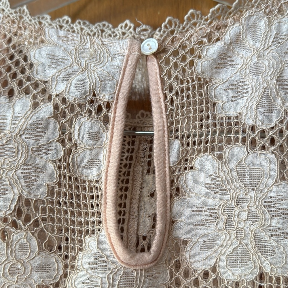 HAZEL Lace Top - Picture 7 of 7